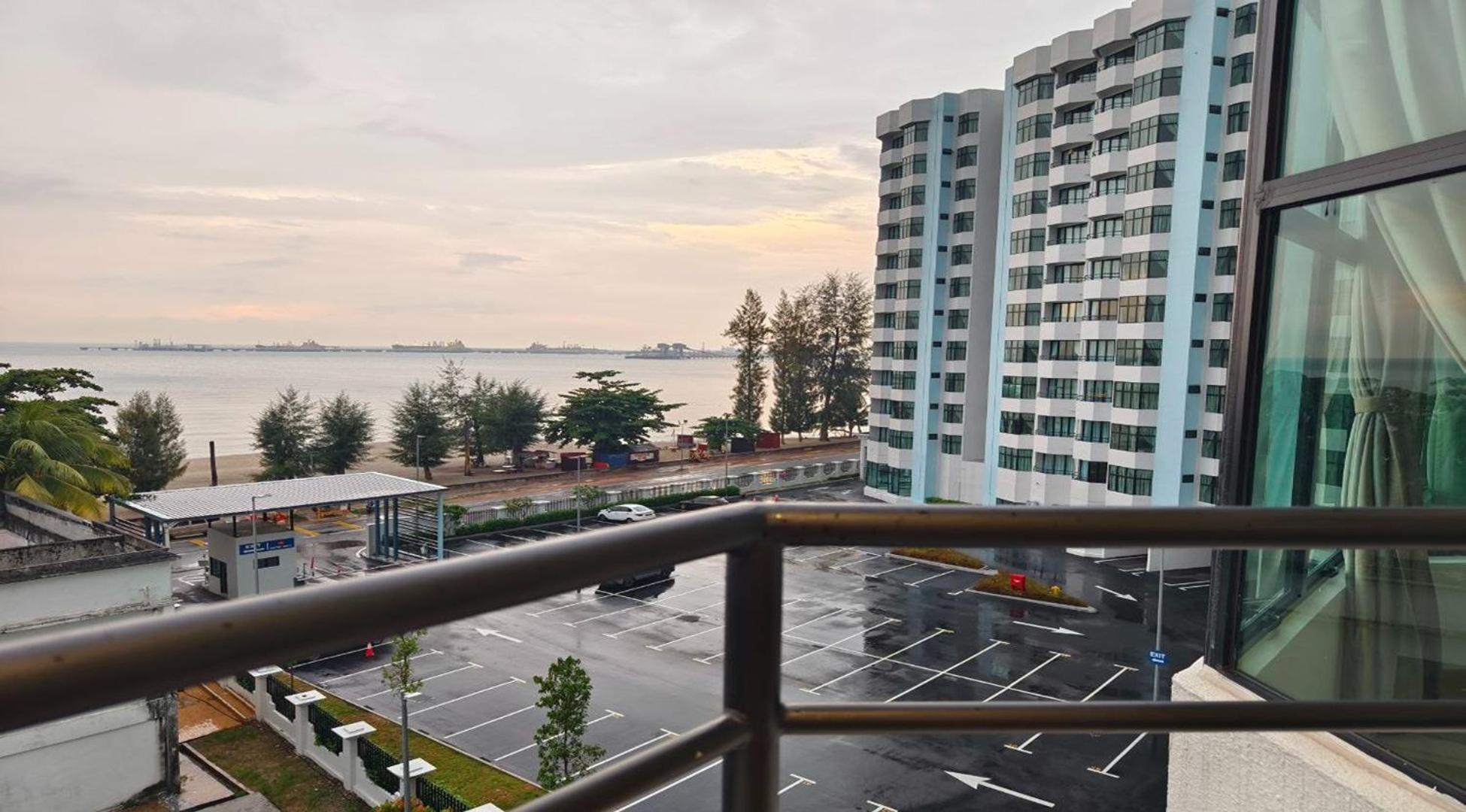 Mutiara Melaka Beach Resort By Glex Tangga Batu Bagian luar foto
