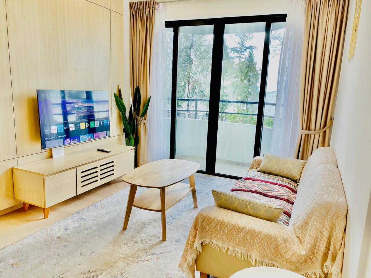 Mutiara Melaka Beach Resort By Glex Tangga Batu Bagian luar foto